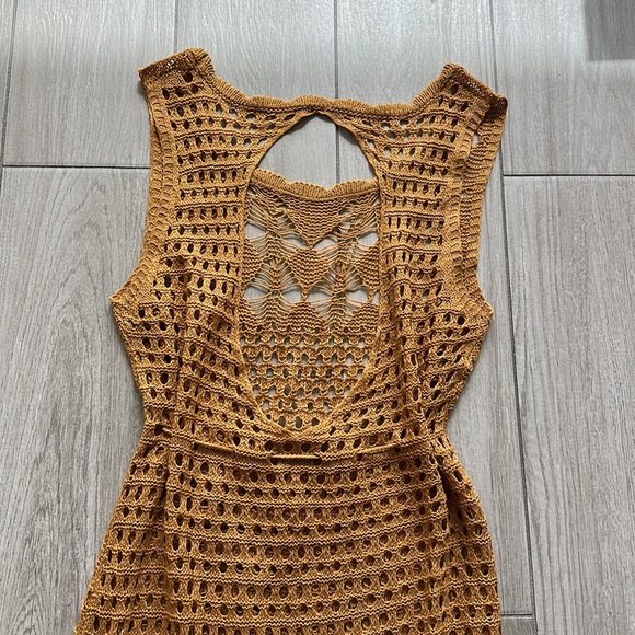 Crochet Coverup - Picture 7 of 9